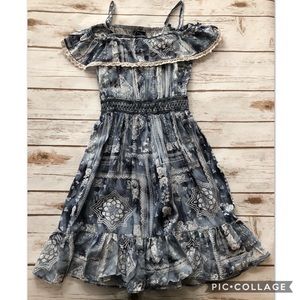 Dress with ruffle detail